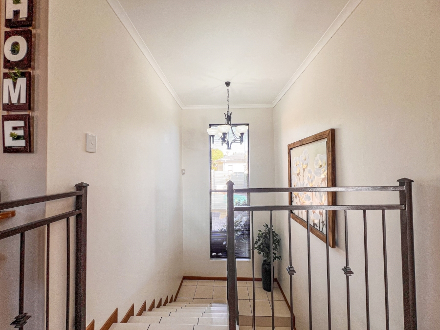 4 Bedroom Property for Sale in Middedorp Western Cape
